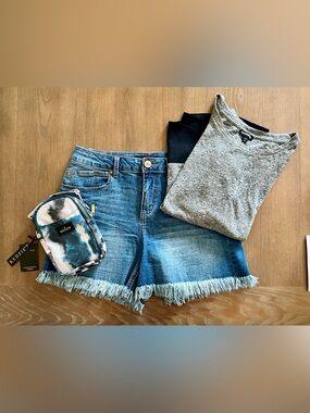 Summer Outfit Bundle | 1822 Denim Shorts + Express Tee + Kedzie Crossbody Bag